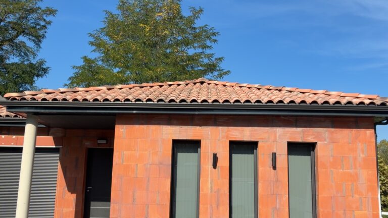 83 Toulon Toiture neuve sur maison en construction par Entreprise Evolution - équipe couvreur 83